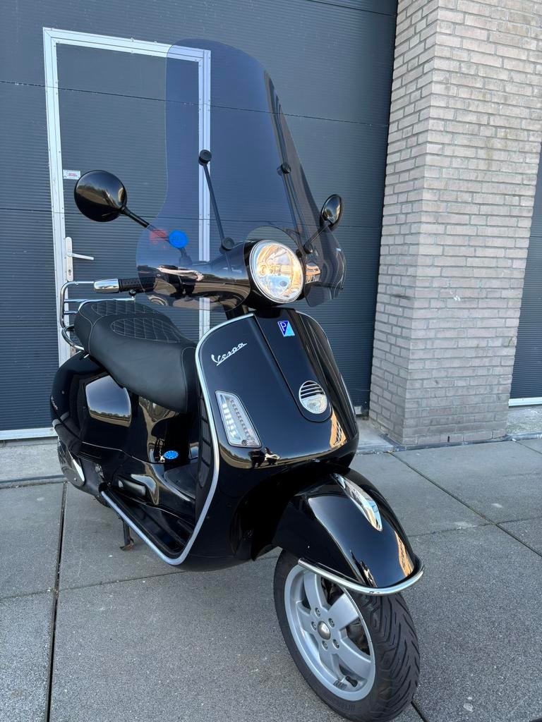 Vespa gts 250ie, Ophalen, Overige modellen, Zo goed als nieuw