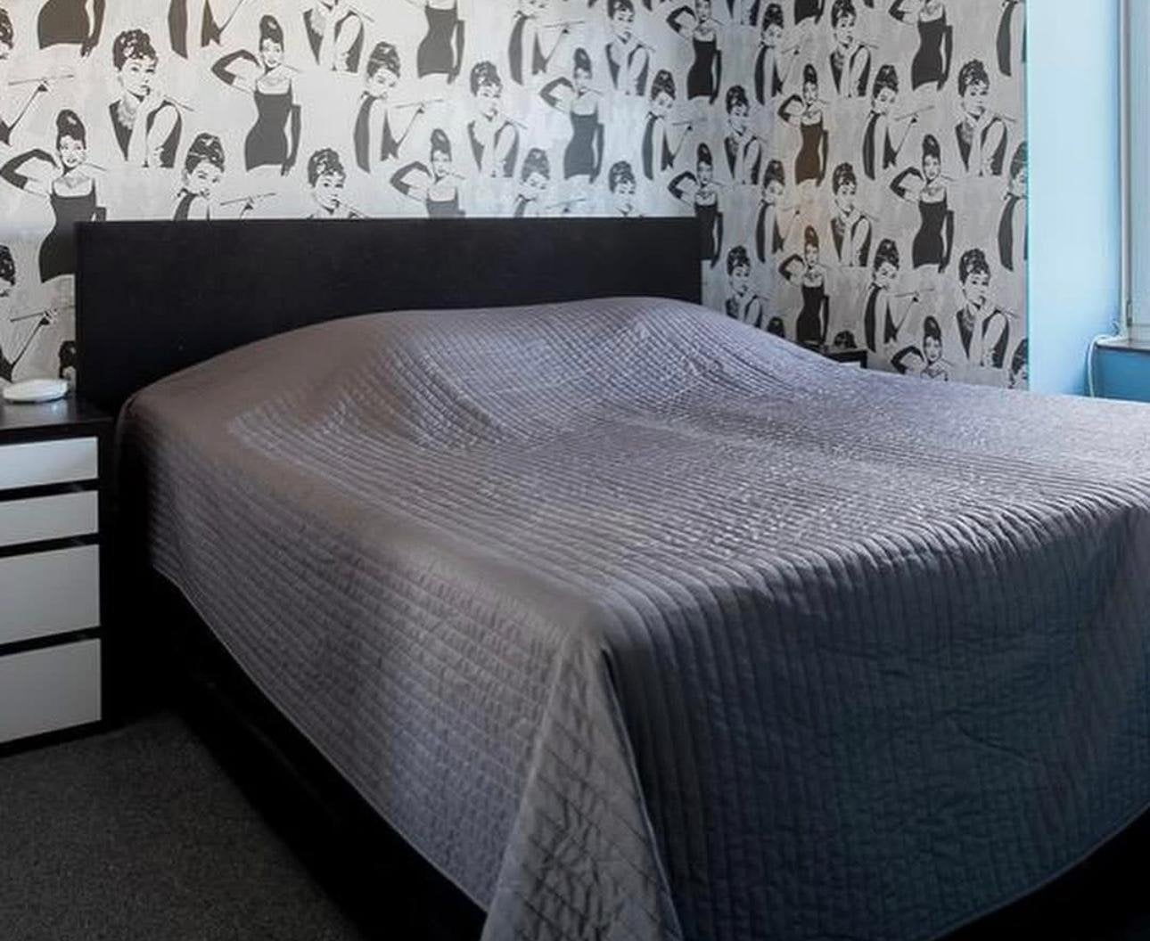 IKEA Bedsprei Grijs 220x240 met Twee Kussens, Huis en Inrichting, Slaapkamer | Beddengoed, Tweepersoons, Ophalen of Verzenden