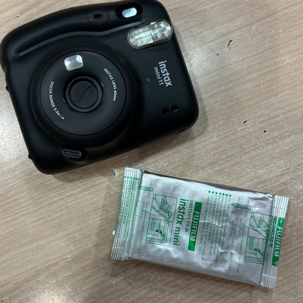 Fujifilm Mini 11 met extra casette, Instax, Zo goed als nieuw, Support@instax.com, FUJIFILM North America Corporation
1100 King Georges Post Road
Edison, NJ 08837
USA