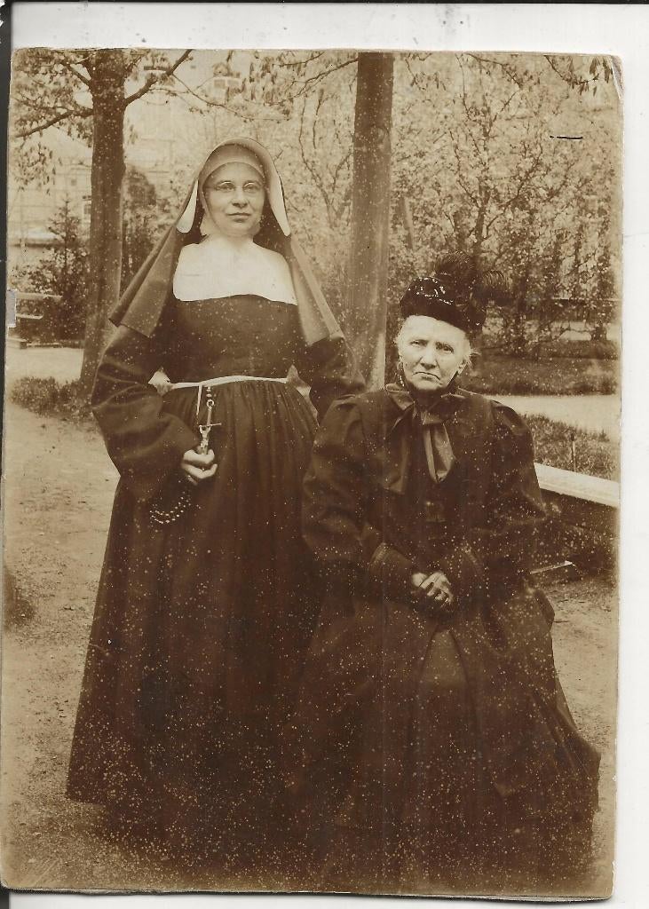 Poeldijk Zuster Koska met moeder in het park 1910, Ophalen of Verzenden, Voor 1920, Ongelopen, Zuid-Holland