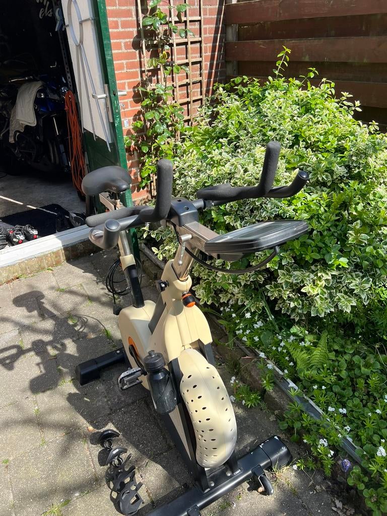 Professionele Hometrainer met Trainingsprogramma's, Gebruikt, Ophalen of Verzenden, Metaal, Benen