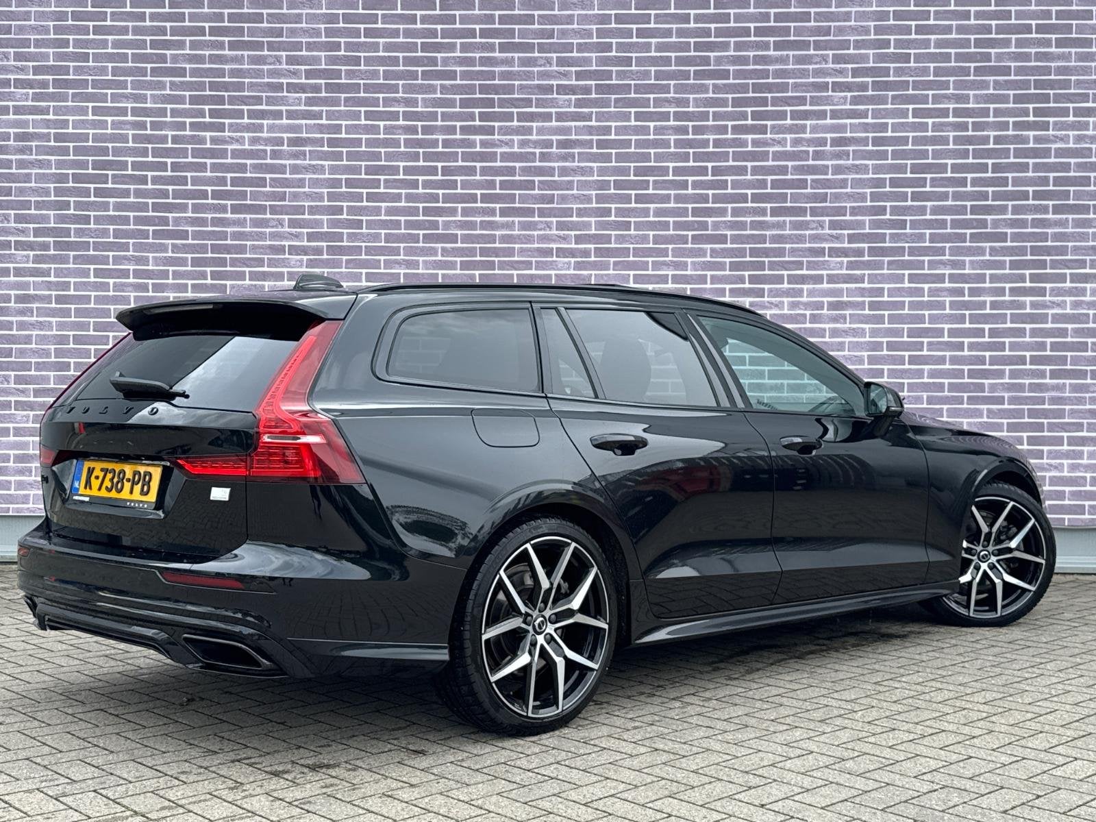 Volvo V60 2.0 T6 Recharge AWD R-Design | Trekhaak | Plug-in, 12 maanden, Gebruikt, Euro 6, 4 cilinders