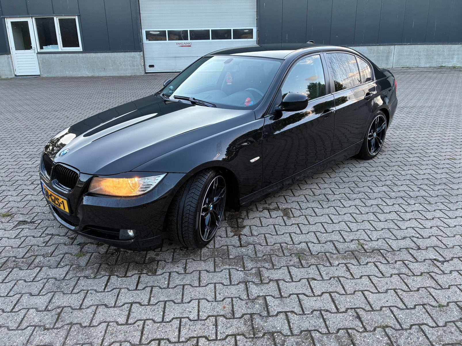 BMW e90 318i
