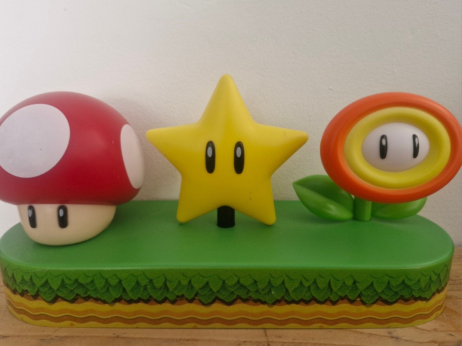 Super Mario Bros. Paddenstoel, Ster en Vuurplant Decoratie, Ophalen of Verzenden, Zo goed als nieuw, Jongen of Meisje
