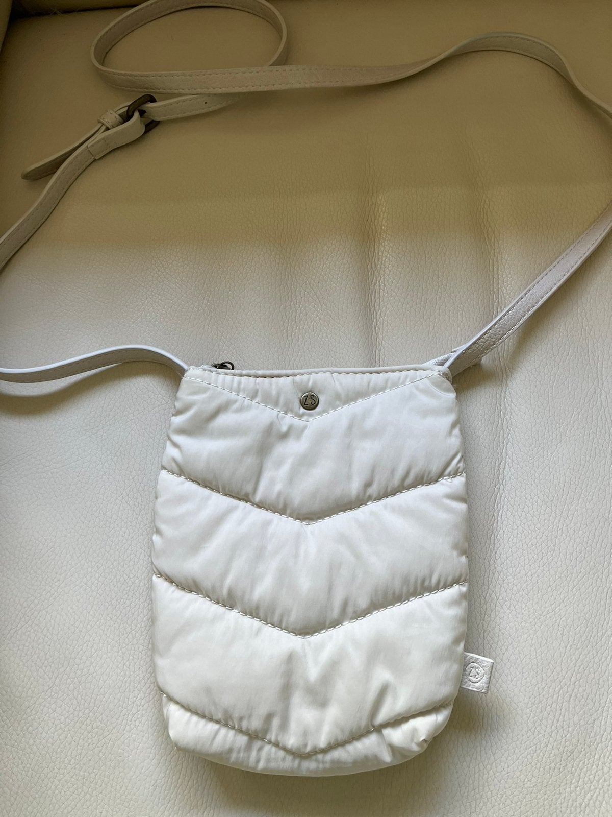 Tasje. Creme., Ophalen of Verzenden, Zo goed als nieuw, Beige