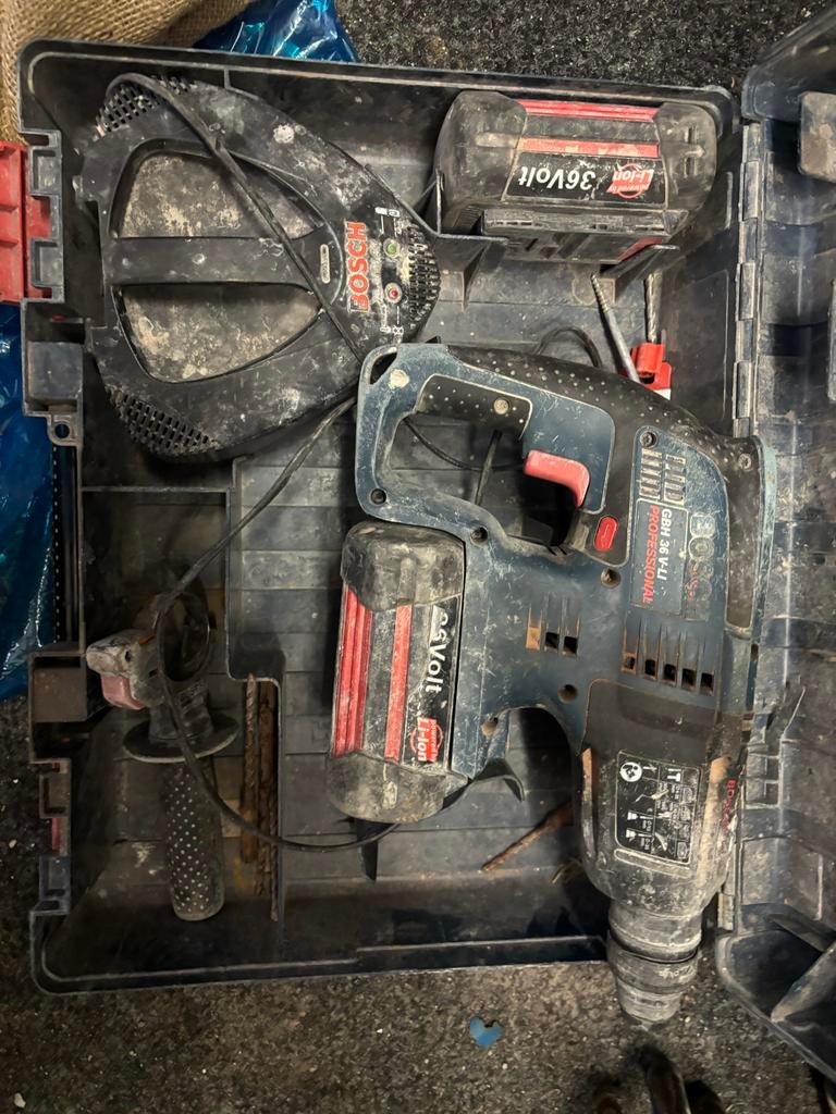 Bosch GBH 36 V-LI Boorhamer met Accu en Lader, Boor- en/of Breekhamer, Ophalen of Verzenden, Klopboormechanisme, Gebruikt