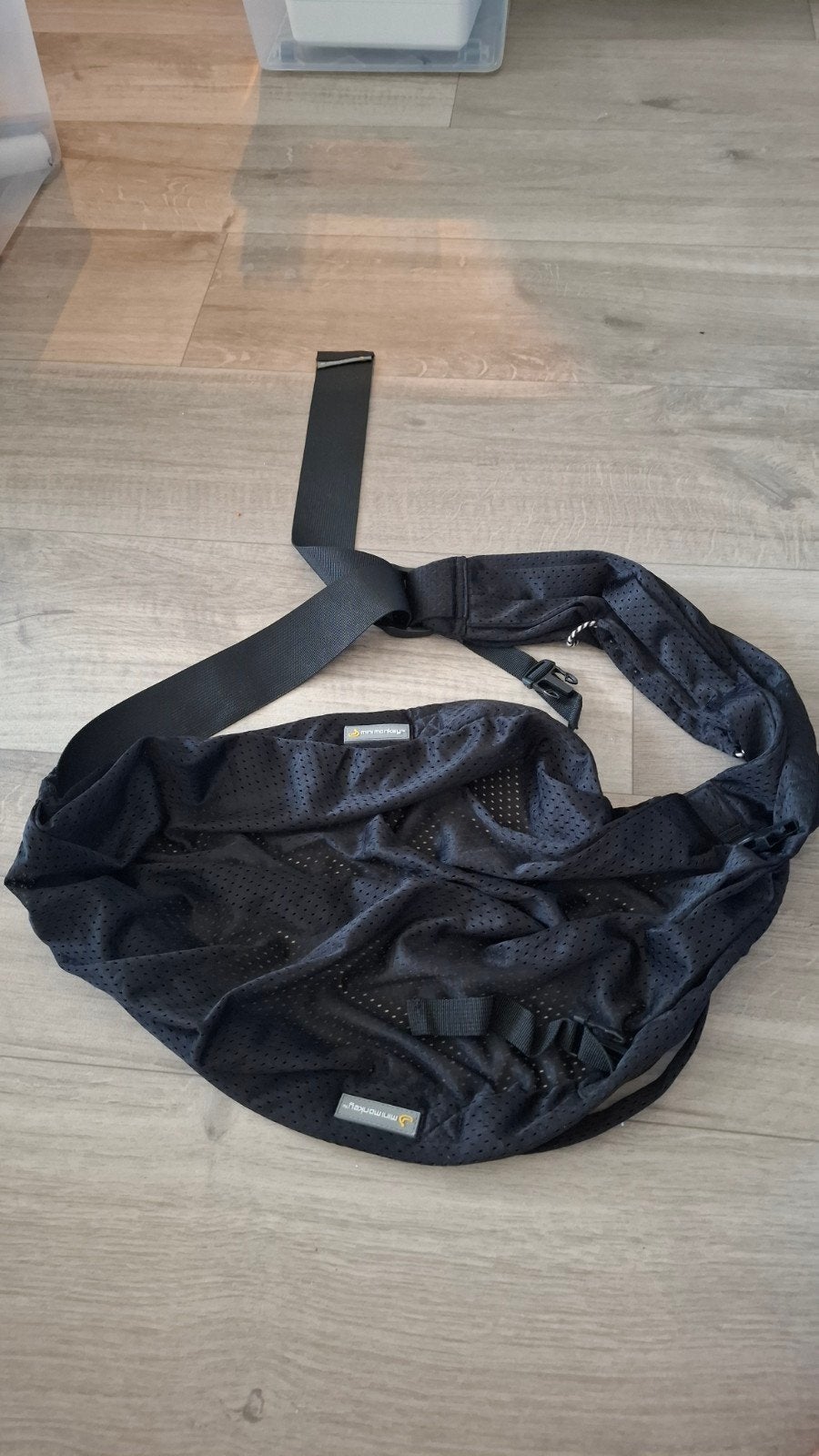 Minimonkey Sling Mini - Zwart, Kinderen en Baby's, Babydragers en Draagdoeken, Zo goed als nieuw, Draagzak, Buik, Overige merken