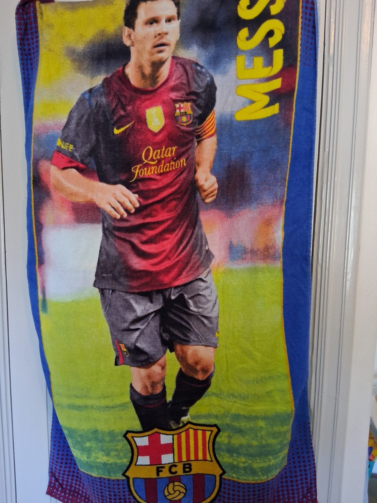 FC Barcelona Messi strandlaken/badhanddoek, Ophalen of Verzenden, Zo goed als nieuw, Clubaccessoires