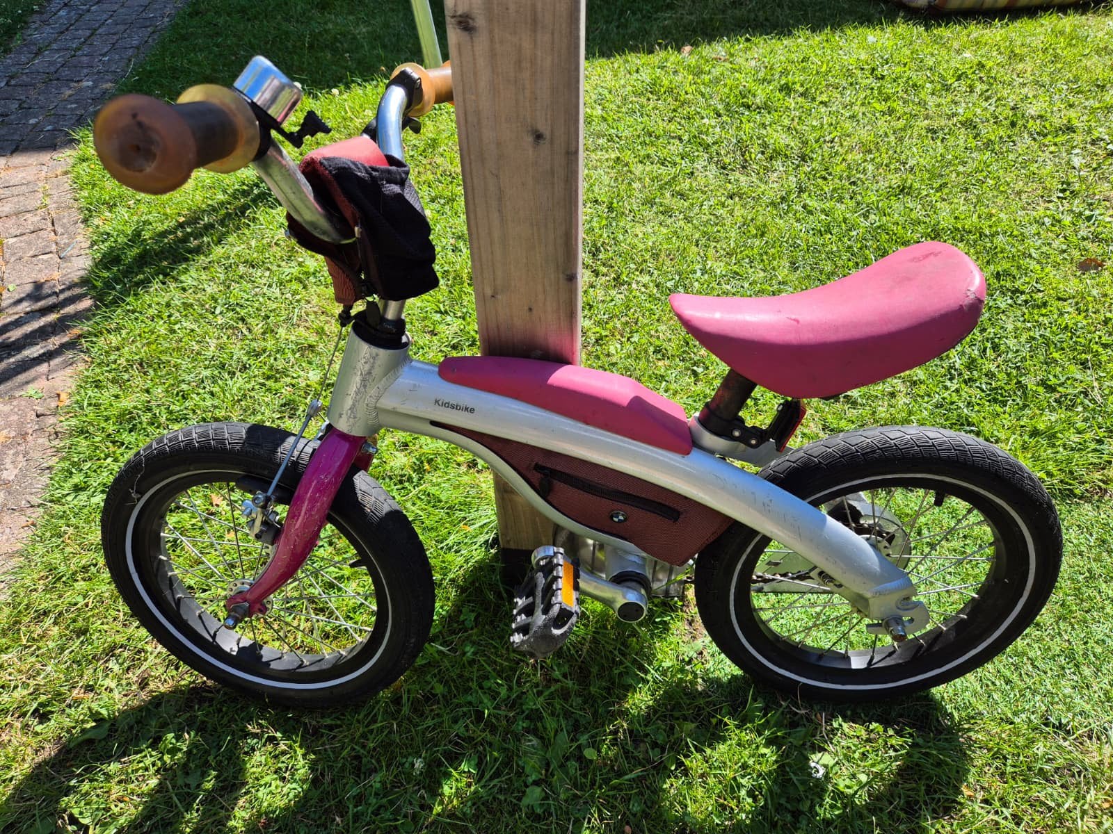 BMW kinderfietsje, Fietsen en Brommers, Ophalen, Gebruikt, Terugtraprem, Minder dan 16 inch