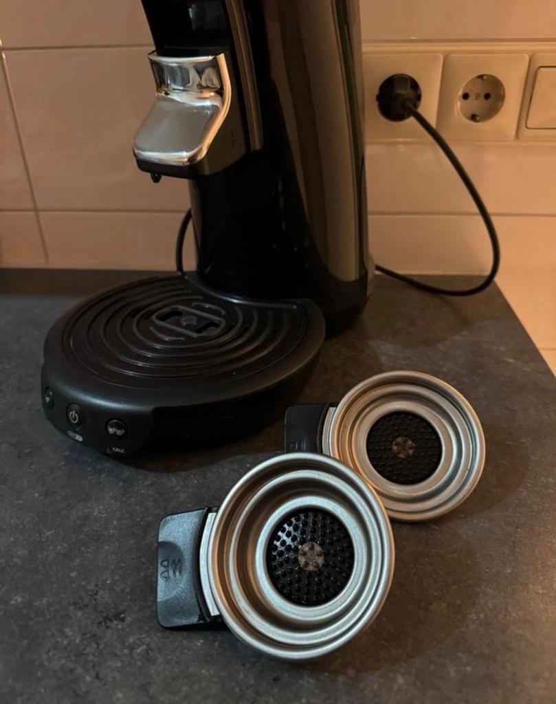 Senseo koffiezetapparaat zwart met 2 padhouders, Ophalen, Gebruikt, Koffiemachine, Koffiepads en cups