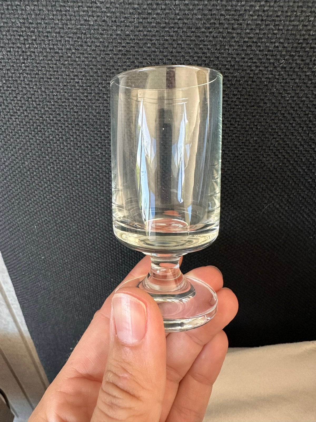 52 borrelglaasjes op voet - zo goed als nieuw, Ophalen of Verzenden, Zo goed als nieuw, Borrel- of Shotglas