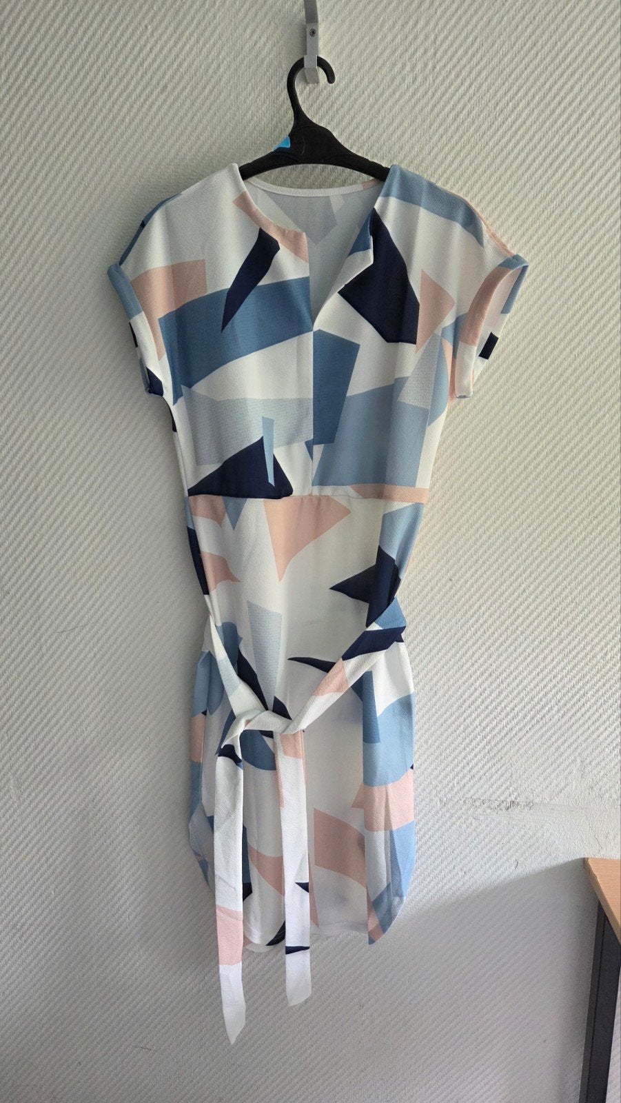 Zomerse jurkjes en een elegante zwarte jurk, Kleding | Dames, Jurken, Meerkleurig, Gedragen, Boven de knie, Ophalen