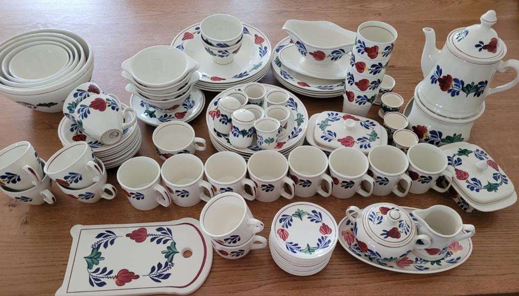 Prachtig origineel Boerenbont servies - Boch België, Ophalen, Zo goed als nieuw, Aardewerk, Boerenbont