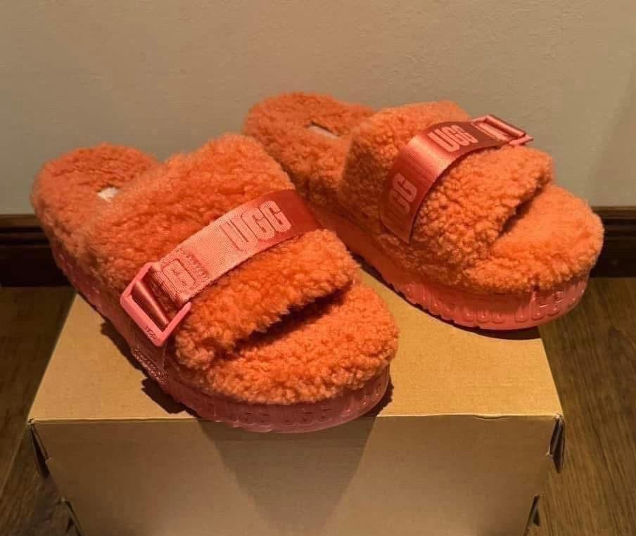 UGG • UGGS - FLUFFITA - Oud Roze Platform Slippers - 41, Ophalen of Verzenden, Nieuw, Roze
