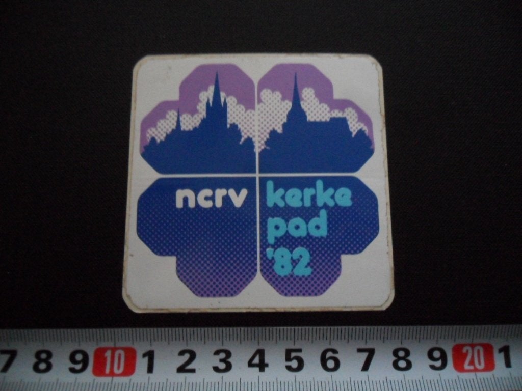 sticker Omroep NCRV Kerkepad 1982, Ophalen of Verzenden, Zo goed als nieuw