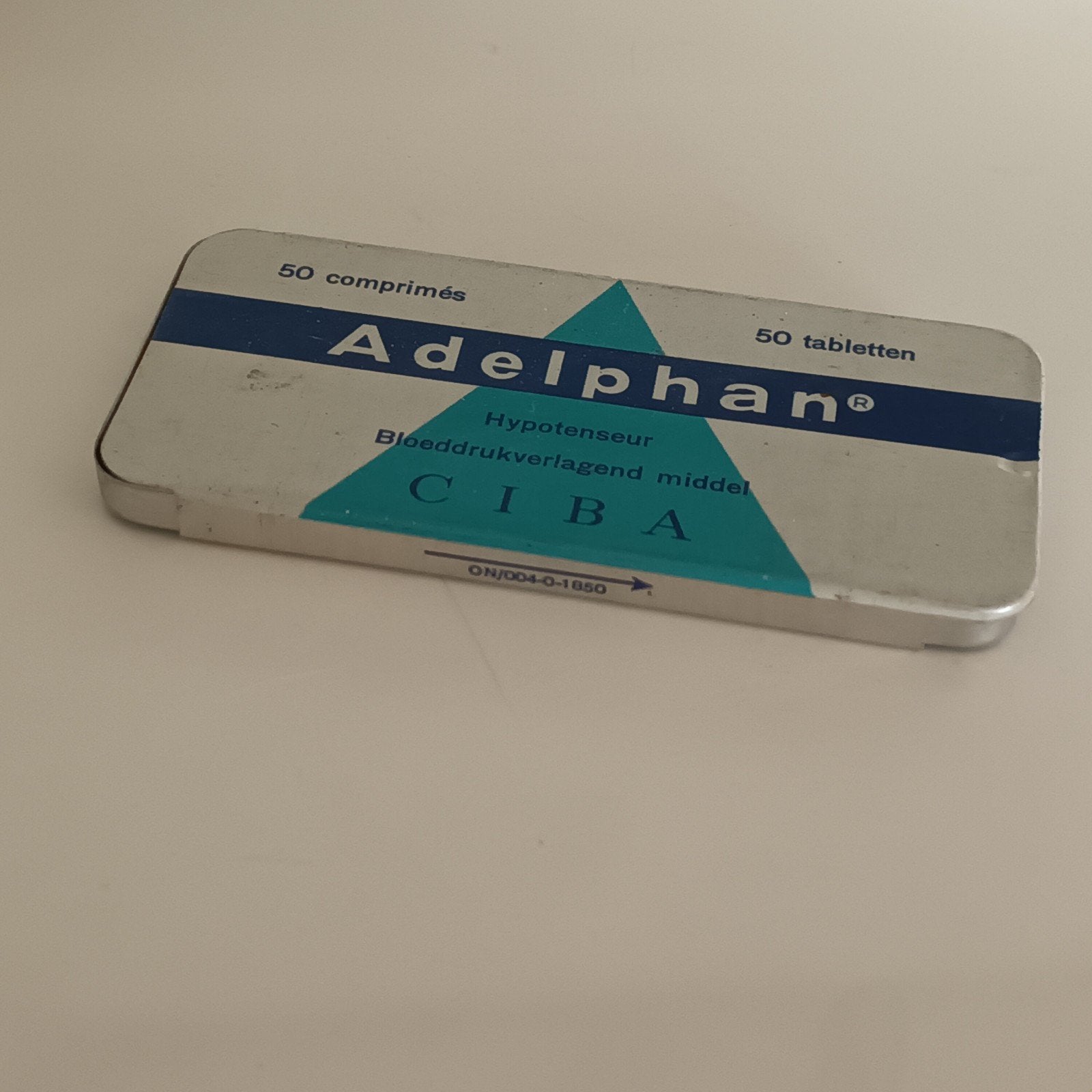 Vintage Adelphan Ciba blikje, Ophalen of Verzenden