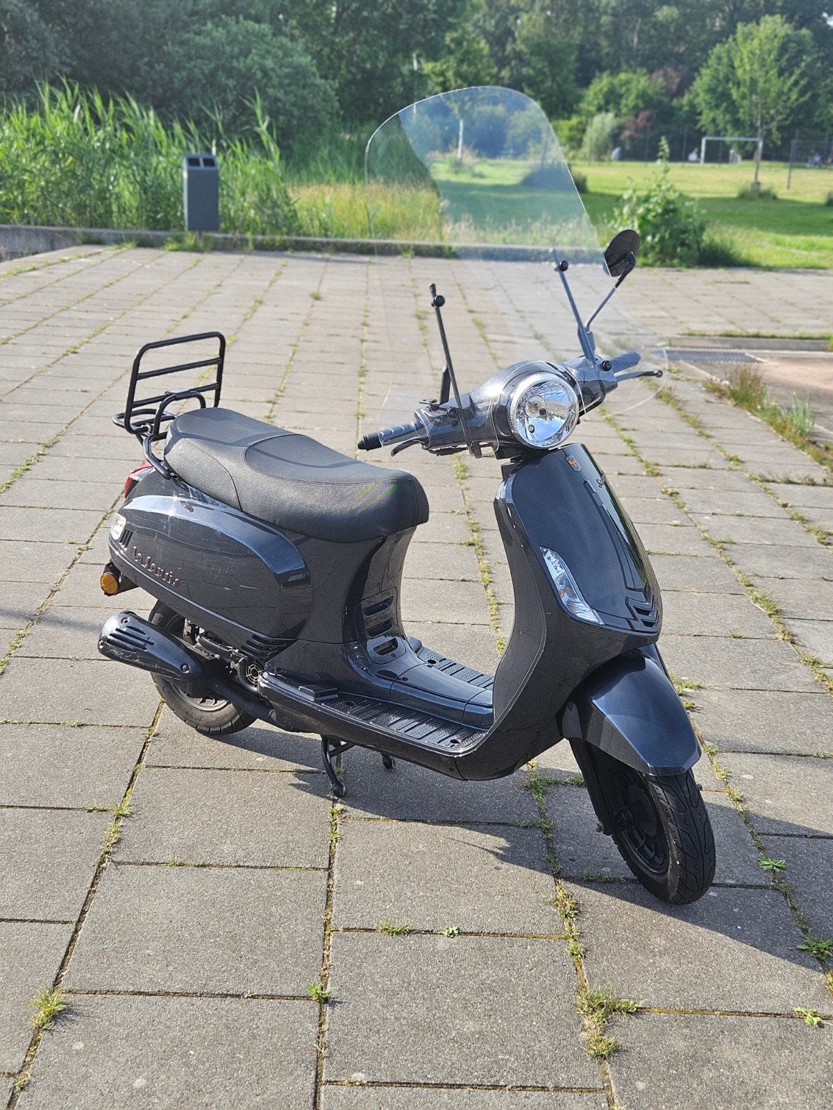 Tekoop: goeie la souris sourini scooter, Ophalen, Zo goed als nieuw, Benzine, Overige merken
