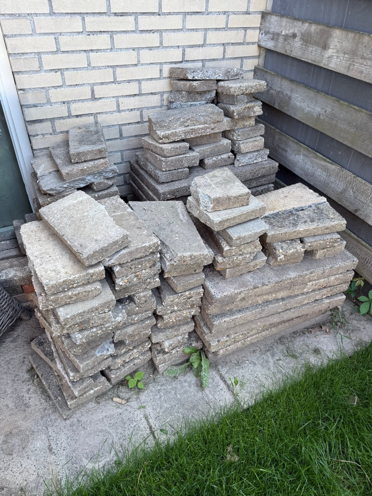 Gratis tuintegels ophalen verschillende maten, Ophalen, Zo goed als nieuw, Beton, Terrastegels