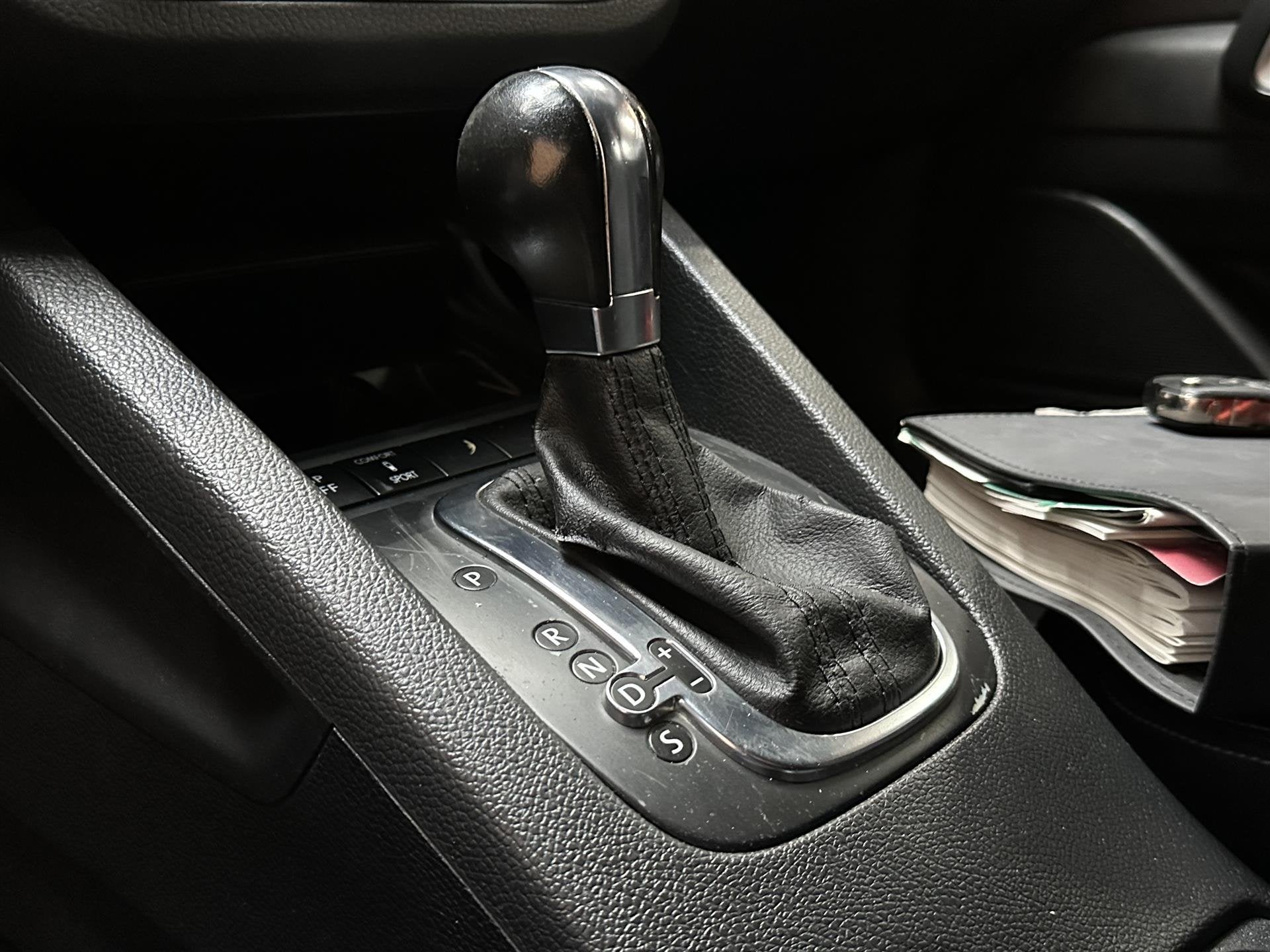Volkswagen Scirocco 2.0 TSI (bj 2009, automaat), Auto's, Automaat, Gebruikt, 4 cilinders, 1984 cc