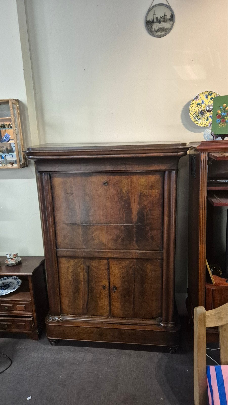 Antiek secretaire bureau met opbergruimte, Ophalen