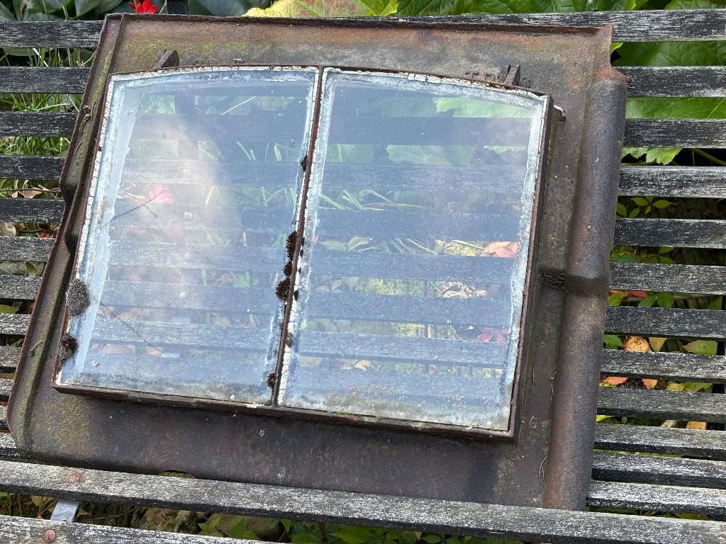 Oud gietijzer dakraam uit schuur, Doe-het-zelf en Verbouw, Ophalen, Gebruikt, Minder dan 80 cm, Minder dan 80 cm