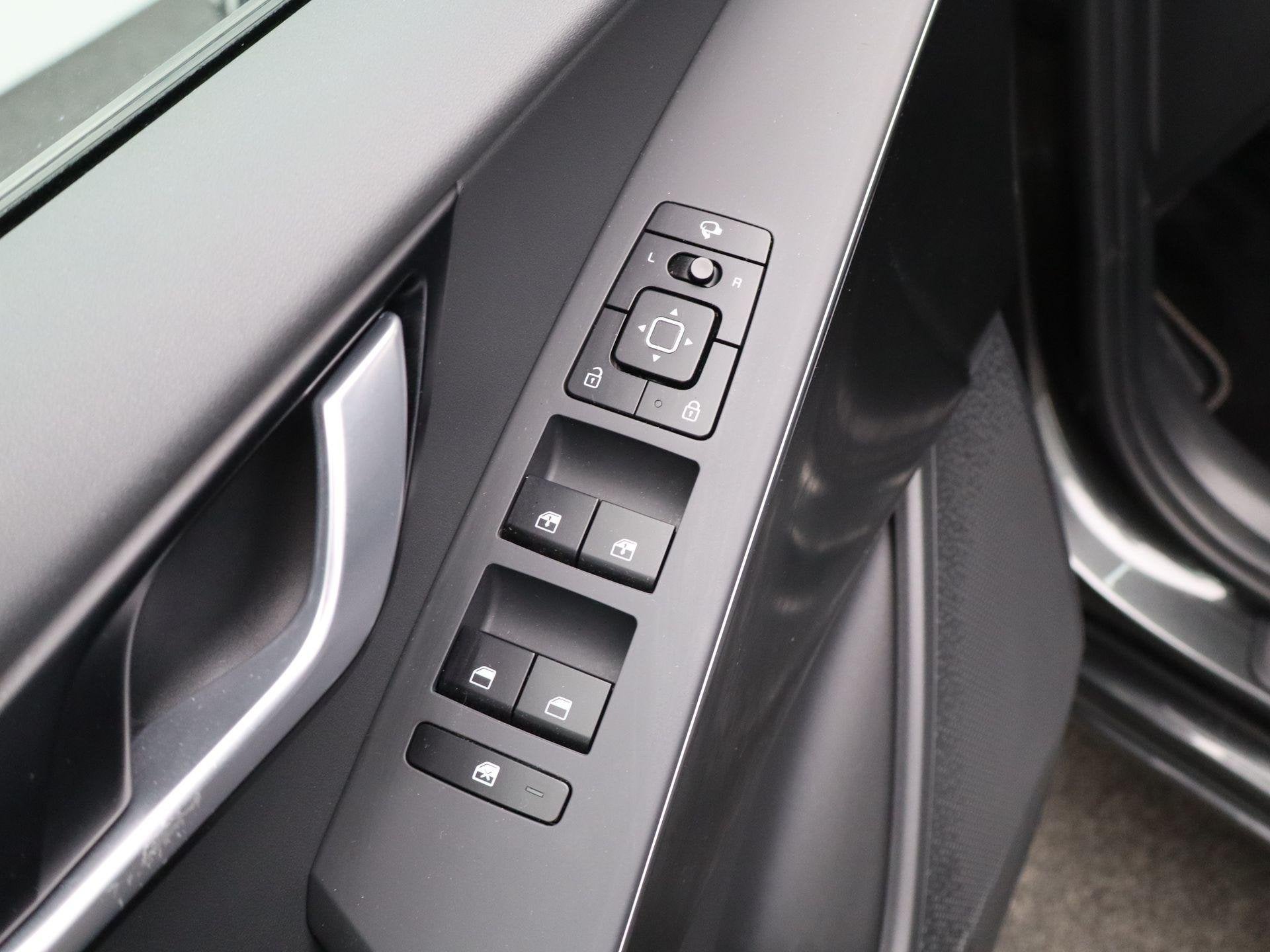 Foto 29 van Kia Niro 1.6 GDi Hybrid DynamicLine | Clima | Navi | Trekhaa