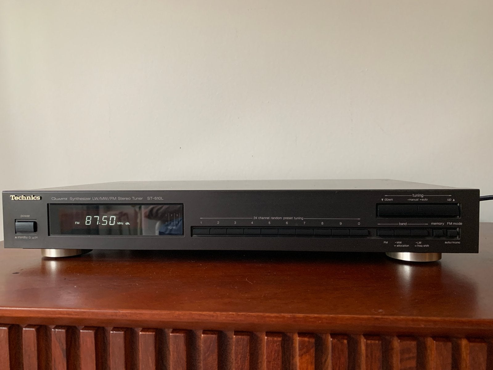 Technics ST-610L Quartz Synthesizer LW/MW/FM Stereo Tuner, Ophalen of Verzenden, Zo goed als nieuw, Analoog