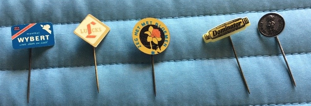 5 speldjes, jaren "60., Ophalen of Verzenden, Gebruikt, Merk, Speldje of Pin