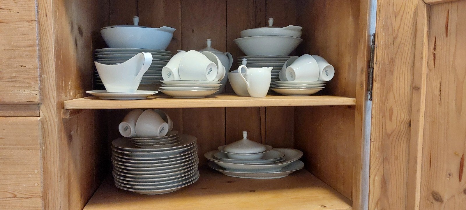Vintage Servies Wit met Zilveren Rand - 60 Jaar Oud, Ophalen, Gebruikt, Vintage, Porselein
