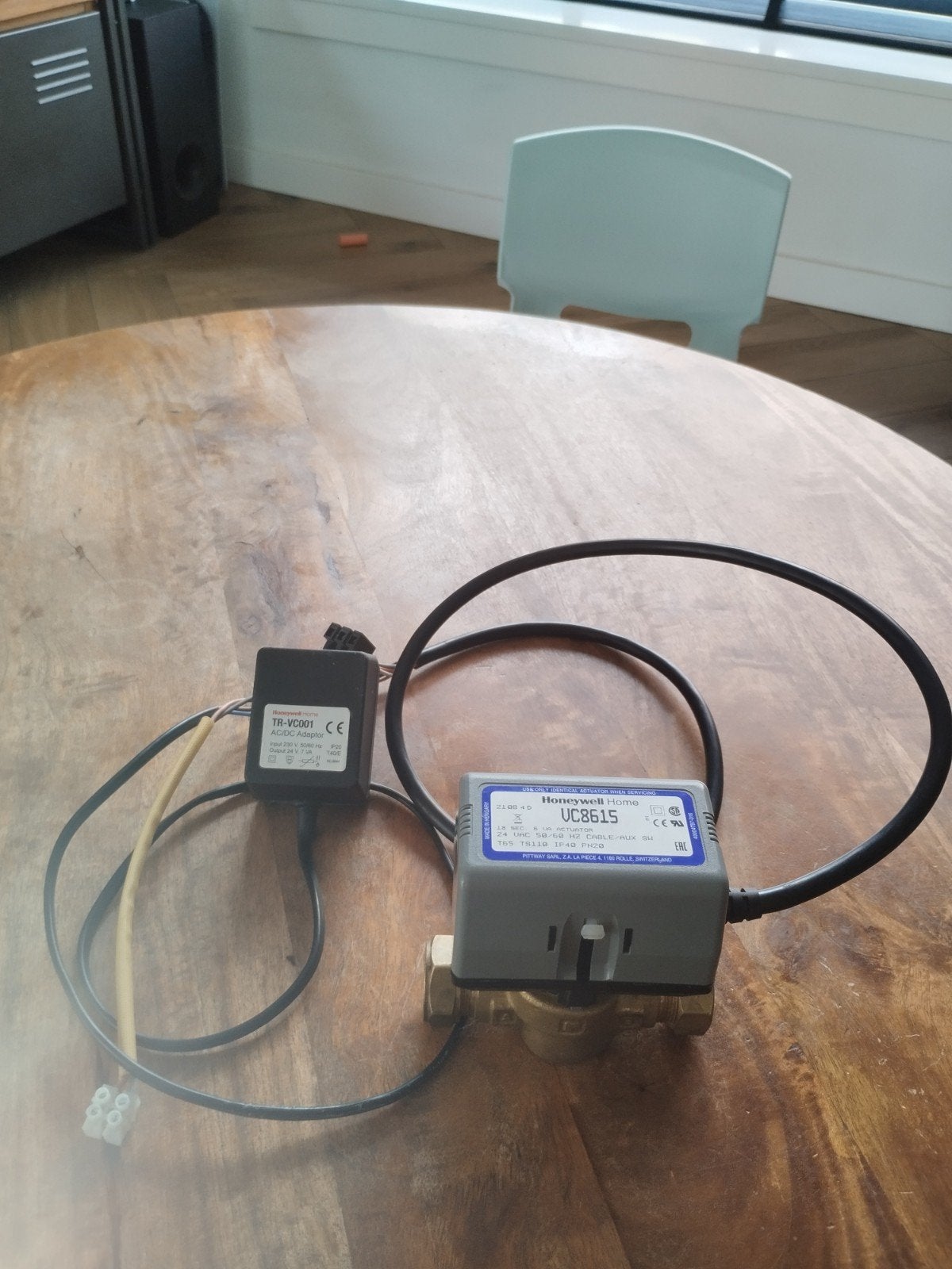 Honeywell Home VC8615 Zoneklep met Adapter, Doe-het-zelf en Verbouw, Verwarming en Radiatoren, Gebruikt, Minder dan 30 cm, Overige typen
