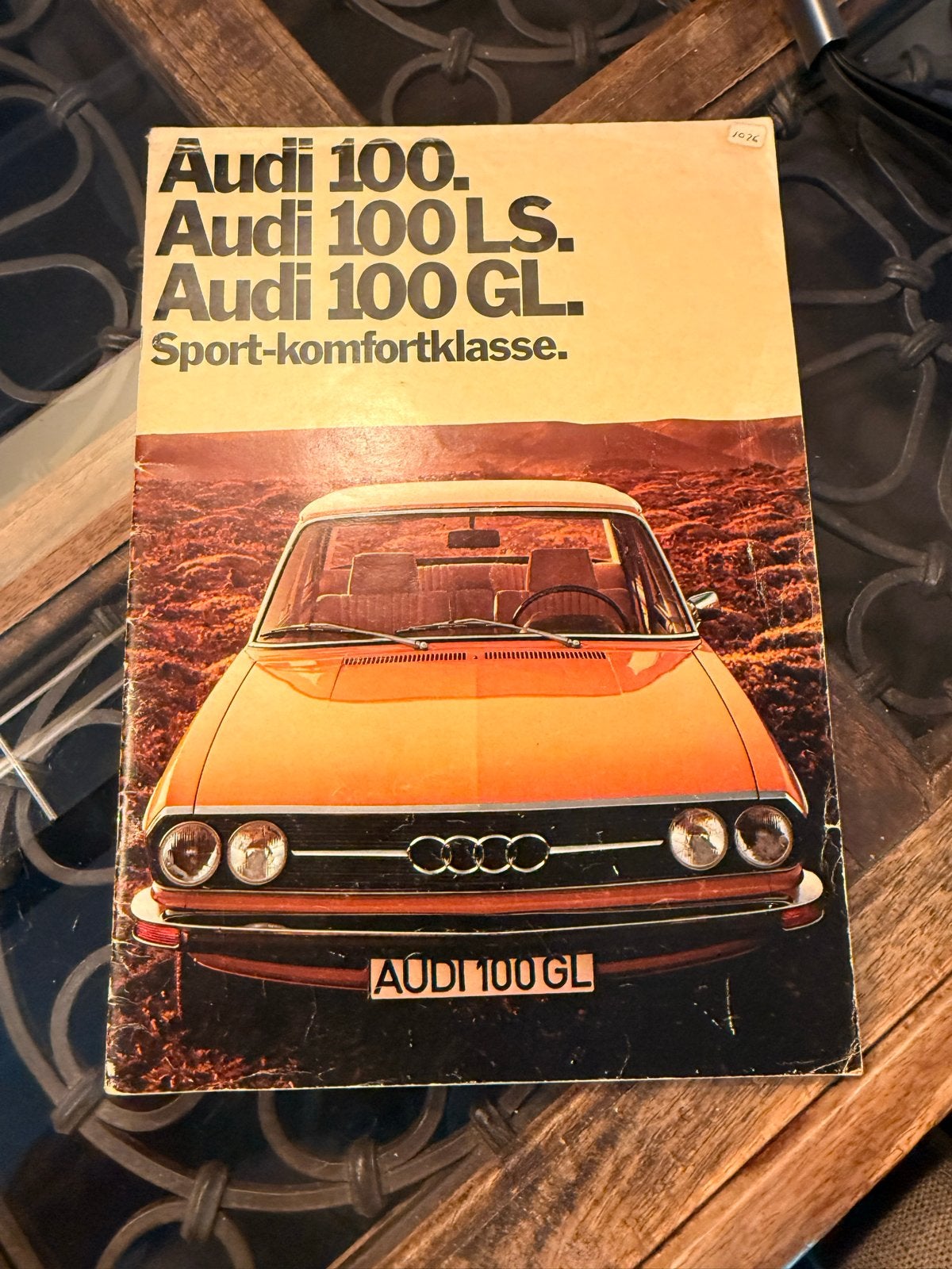 2 Audi 100 GL folders - Sport-komfortklasse, Ophalen, Zo goed als nieuw, Audi