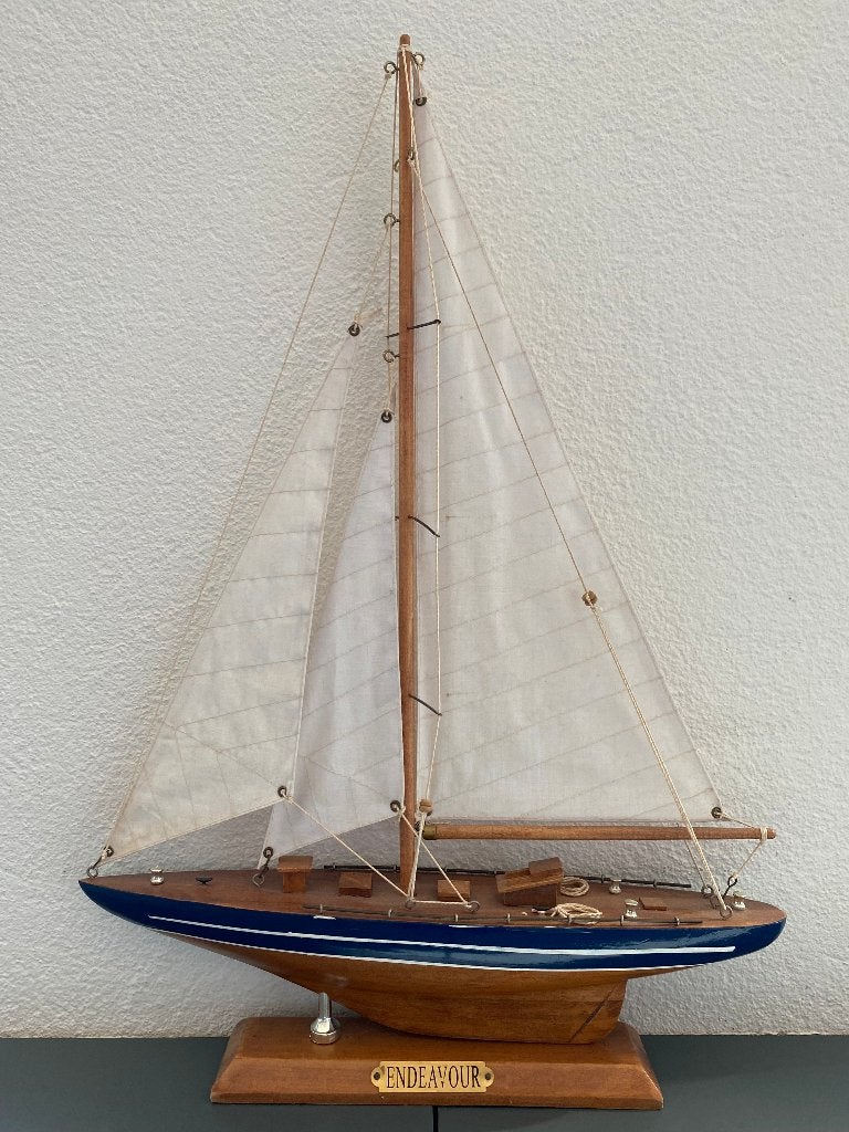 Houten schaalmodel zeiljacht Endeavour – 48 cm hoog, Ophalen, Zo goed als nieuw