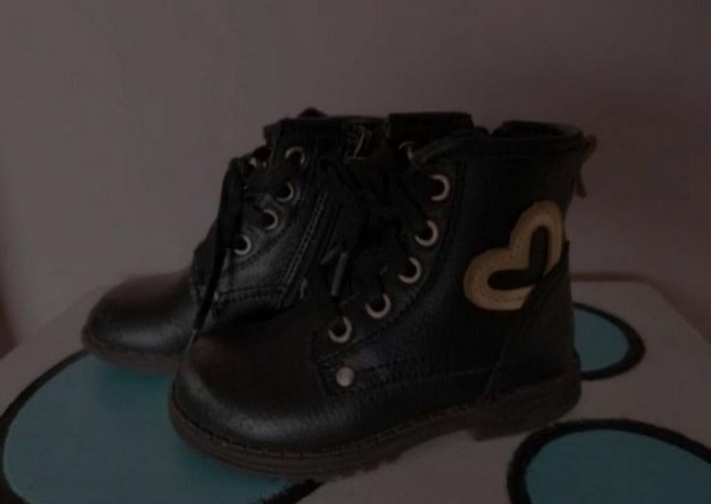 Super leuke schoenen/ laarsjes van Keq maat 22 meisje

Deze, Gebruikt, Meisje, Keq, Ophalen of Verzenden