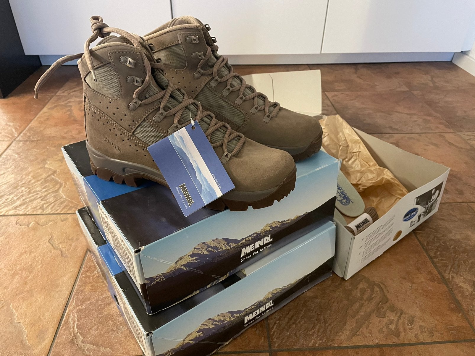 Te koop: nieuwe Meindl Safari boots, Ophalen, Bruin, Boots, Nieuw