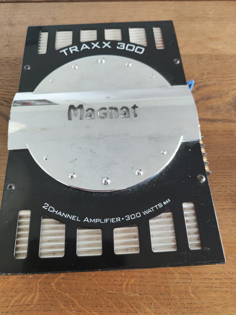 Magnat Traxx 300 2-kanaals versterker 300 Watt, Ophalen of Verzenden, Gebruikt