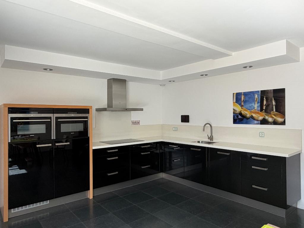 Complete keuken inclusief Siemens inbouw apparatuur, Huis en Inrichting, Keuken | Complete keukens, Ophalen, Gebruikt, Zwart, Hoekkeuken