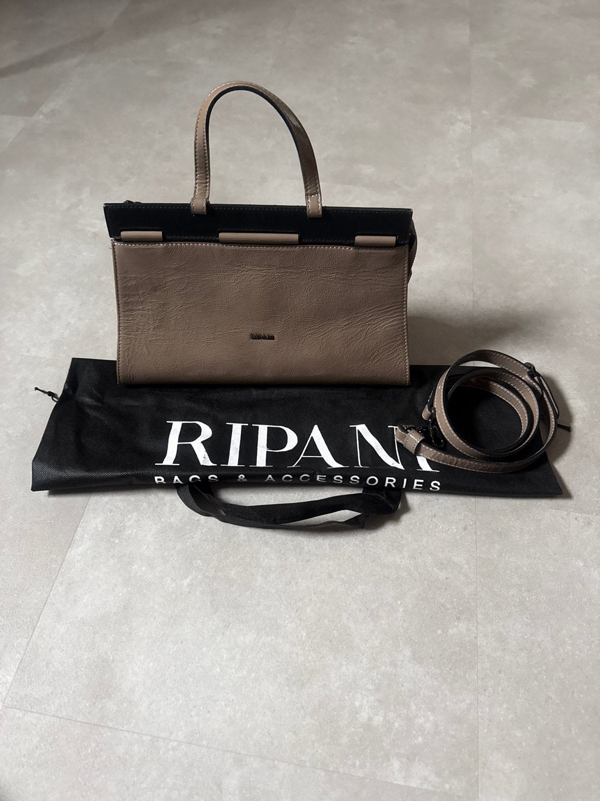 Ripani Handtas - Beige/Zwart lak met Afneembare Band, Ophalen of Verzenden, Zo goed als nieuw, Beige, Handtas