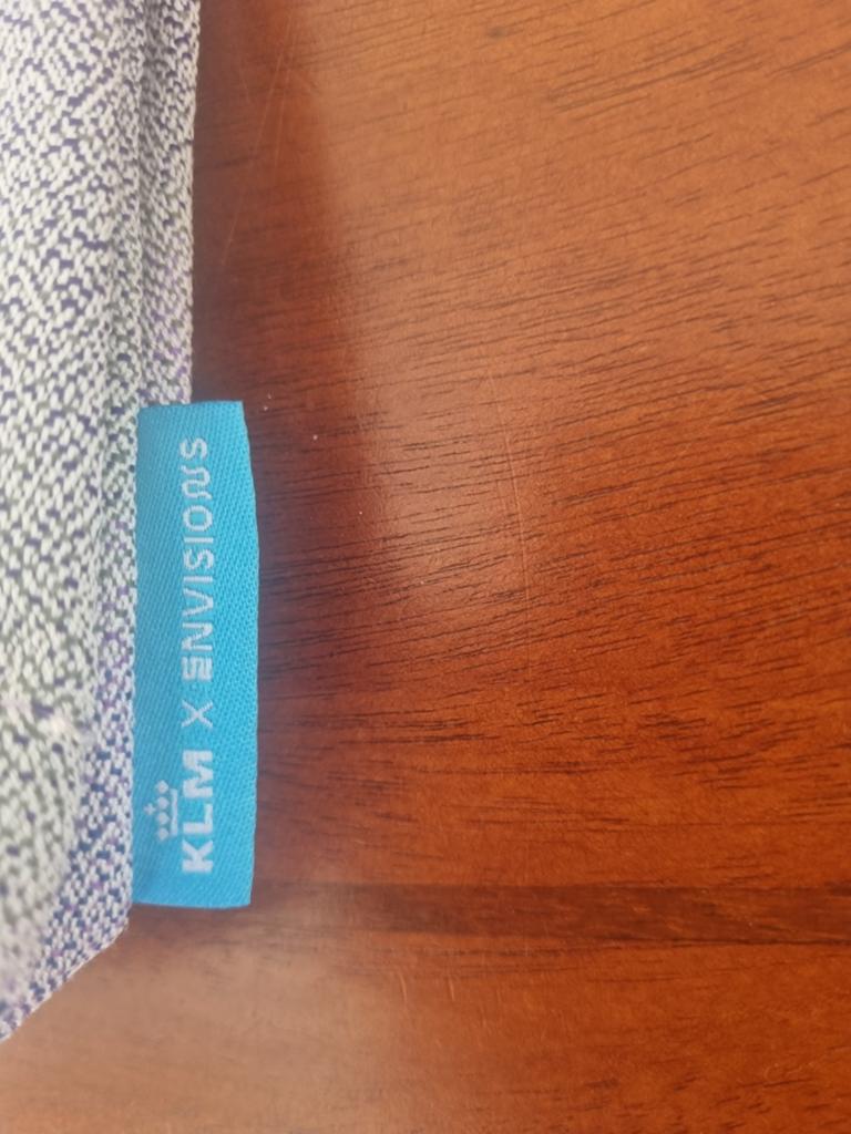 KLM X ENVISIONS etui / toilettas (2 stuks), Ophalen of Verzenden, Zo goed als nieuw, 1 t/m 20