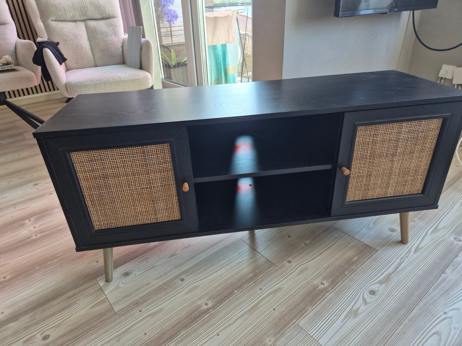 Mooi zwart tv-meubel met rotan, 120x40 cm, Ophalen