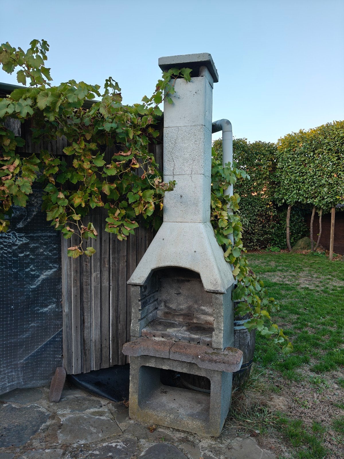 Buitenhaard / BBQ van beton, Ophalen, Gebruikt