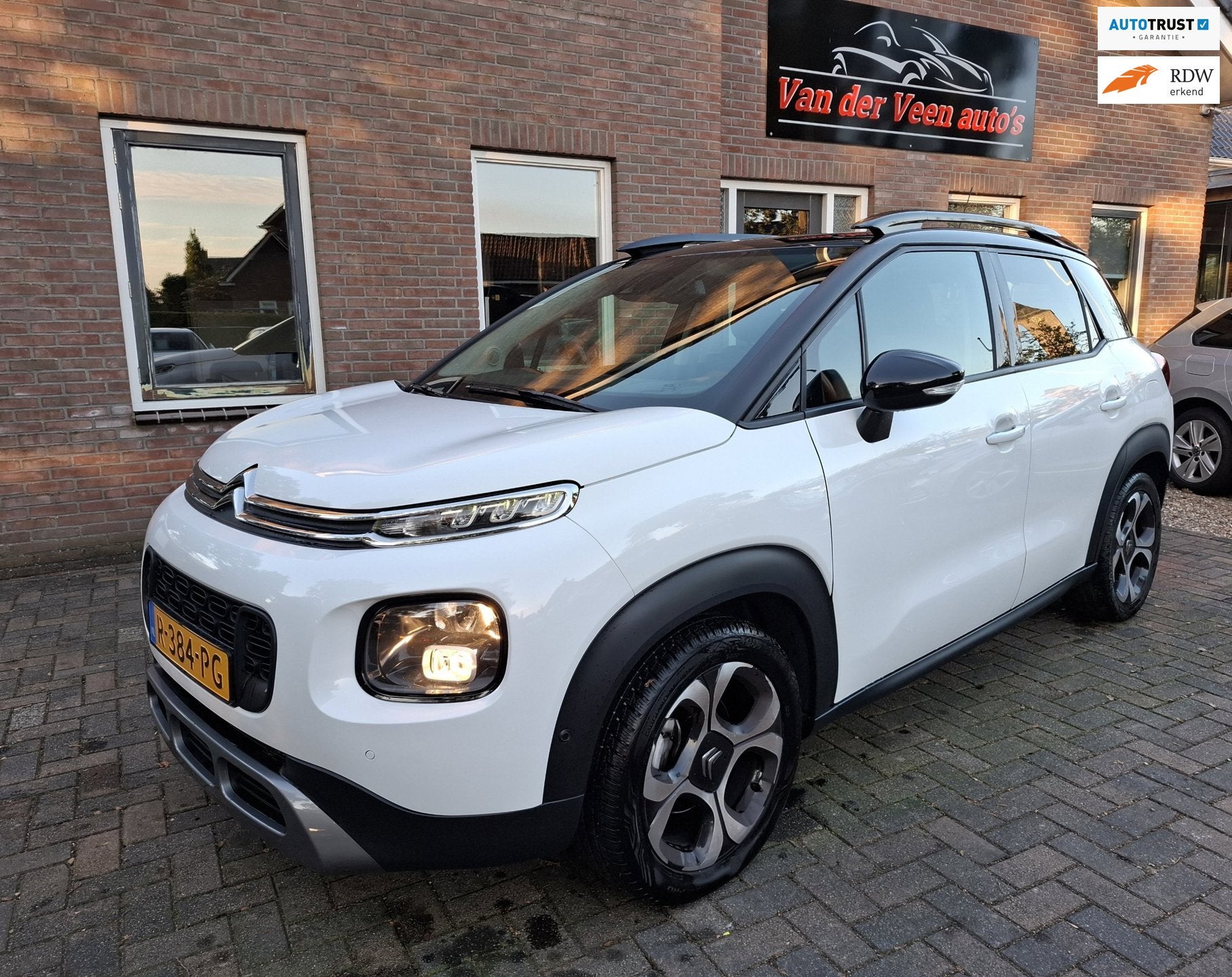 Citroen C3 Aircross 1.2 PureTech S&S Shine In nieuwstaat. O., Auto's, 840 kg, Gebruikt, Euro 6, Leder en Stof