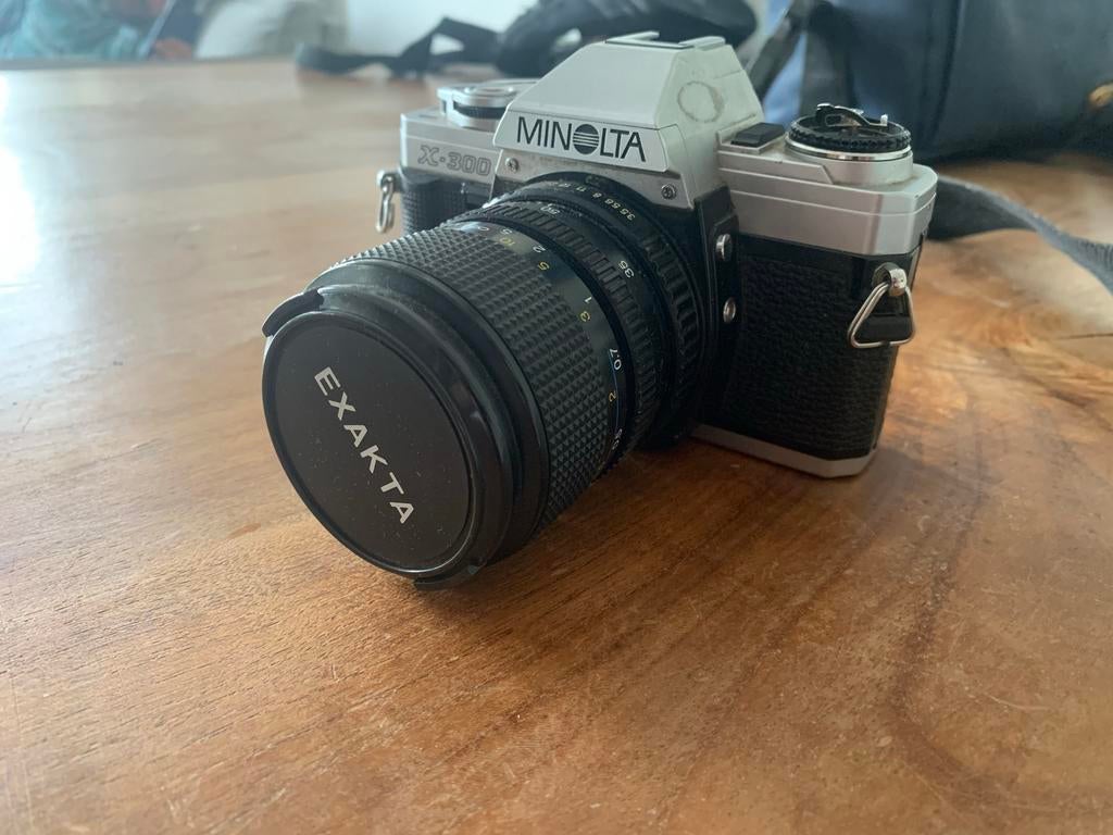 Minolta X-300 met twee lenzen en Braun flitser, Ophalen, Gebruikt, Spiegelreflex, Minolta