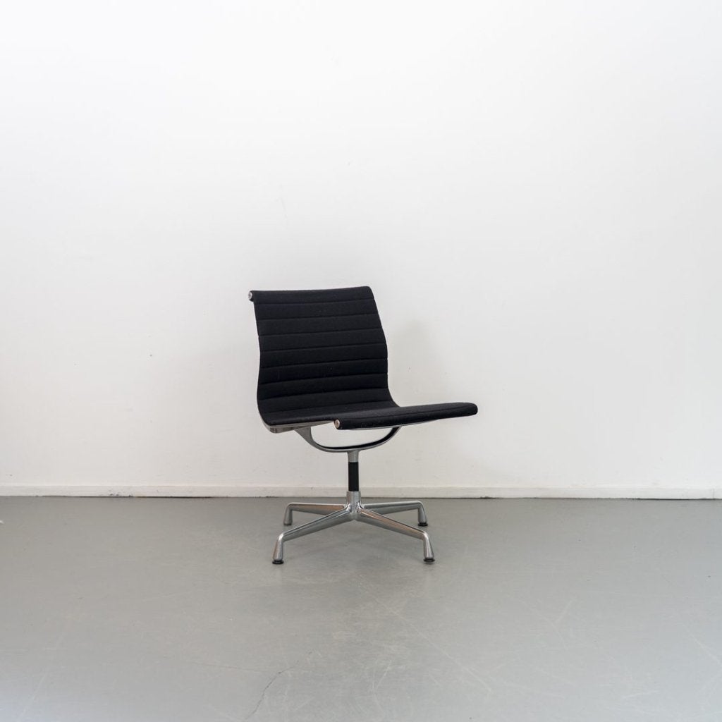 Vitra Eames EA 106 Stoel Zwart Hopsak - Chroom, Niet ingevuld, Zo goed als nieuw, Niet ingevuld, Niet ingevuld