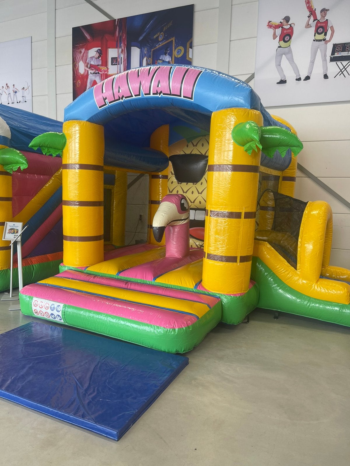 Springkussen €75,- per dag, Hobby en Vrije tijd, Feestartikelen | Verhuur, Ophalen of Verzenden, Zo goed als nieuw, Overige