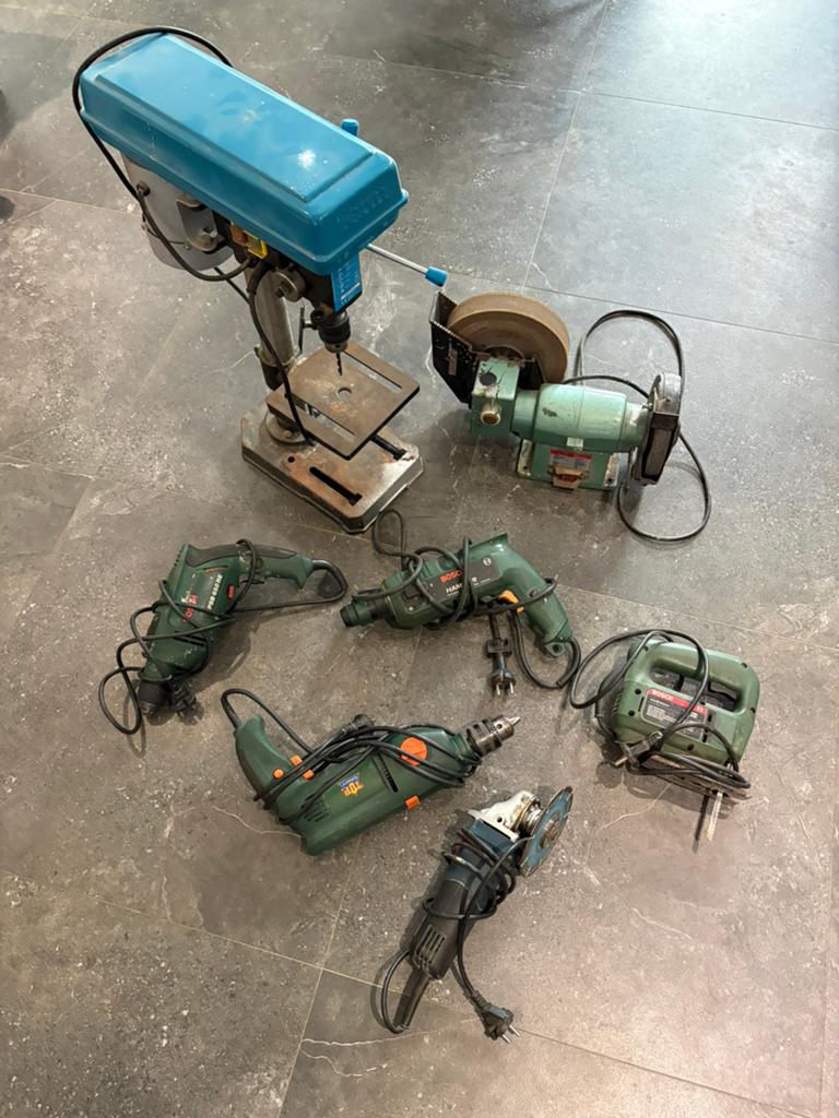 Partij elektrisch gereedschap Bosch, kolomboor, slijpmachine, Ophalen, Gebruikt, Kolomboormachine