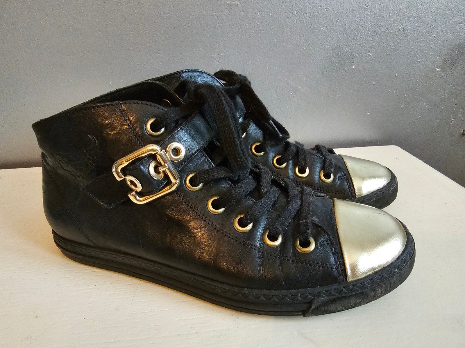 PAUL SMITH; MOOIE LEREN SNEAKERS 38 € 22,50, Ophalen of Verzenden, Zo goed als nieuw, Zwart, Sneakers of Gympen