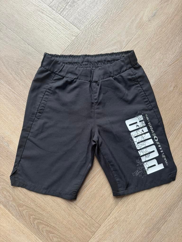 Puma sportbroek korte broek zwart/wit maat 116 (5-6jr), Kinderen en Baby's, Kinderkleding | Maat 116, Ophalen of Verzenden, Gebruikt