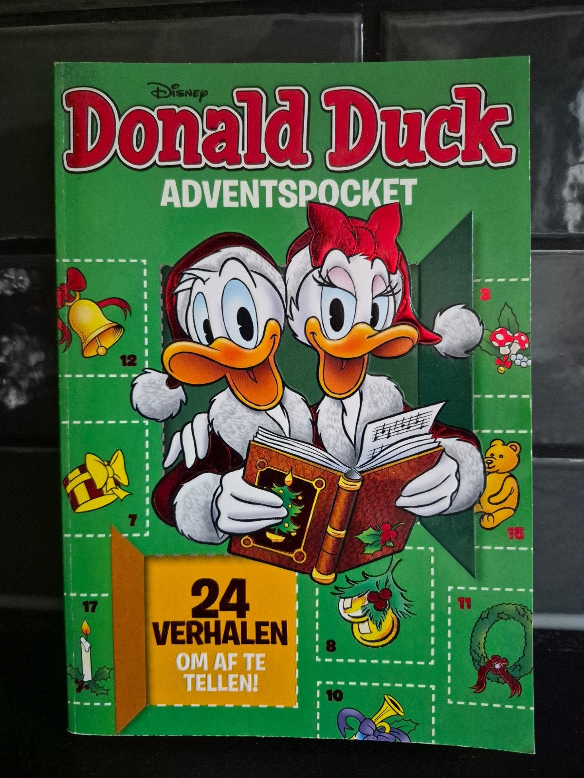 Donald Duck Adventspocket - 24 Verhalen, Ophalen of Verzenden, Zo goed als nieuw, Walt Disney, Sprookjes