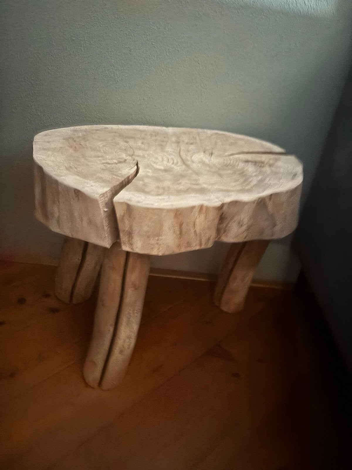 Uniek boomstam bijzettafeltje met natuurlijke barsten, Ophalen, Minder dan 45 cm, Minder dan 55 cm, Gebruikt