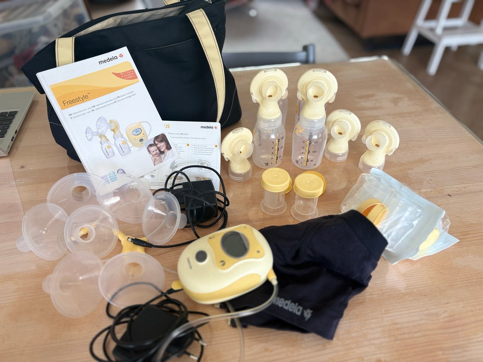 Medela Freestyle dubbele elektrische borstkolf met accessoir, Ophalen, Gebruikt